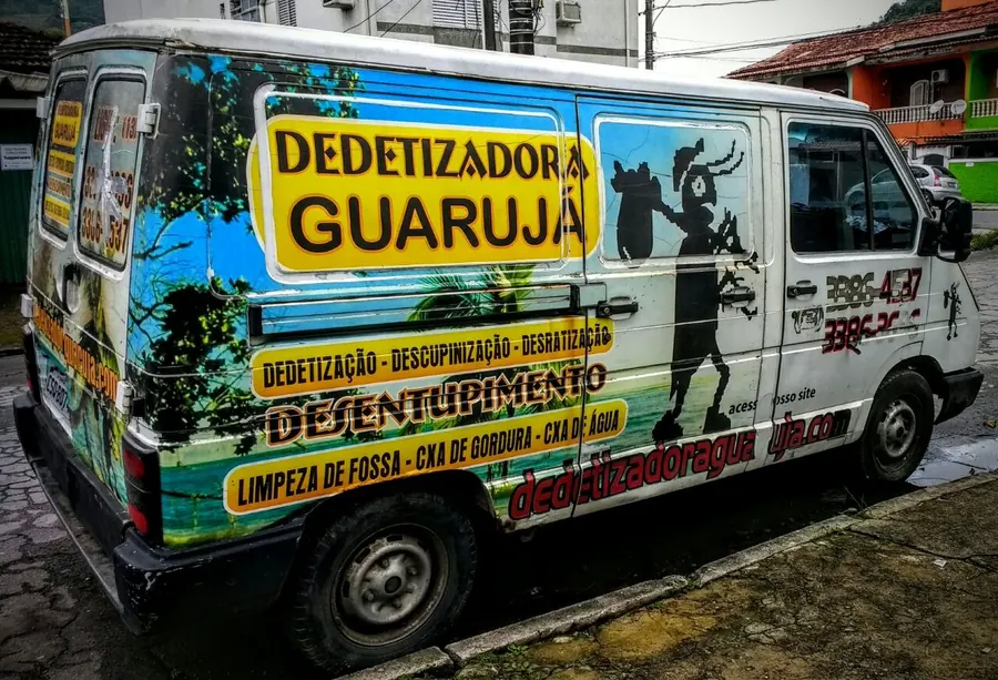 Foto de serviço de dedetização e desentupimento no Guarujá